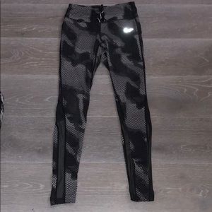 Nike Dri-Fit Legging w/ Sheer Mesh Panelling sz S